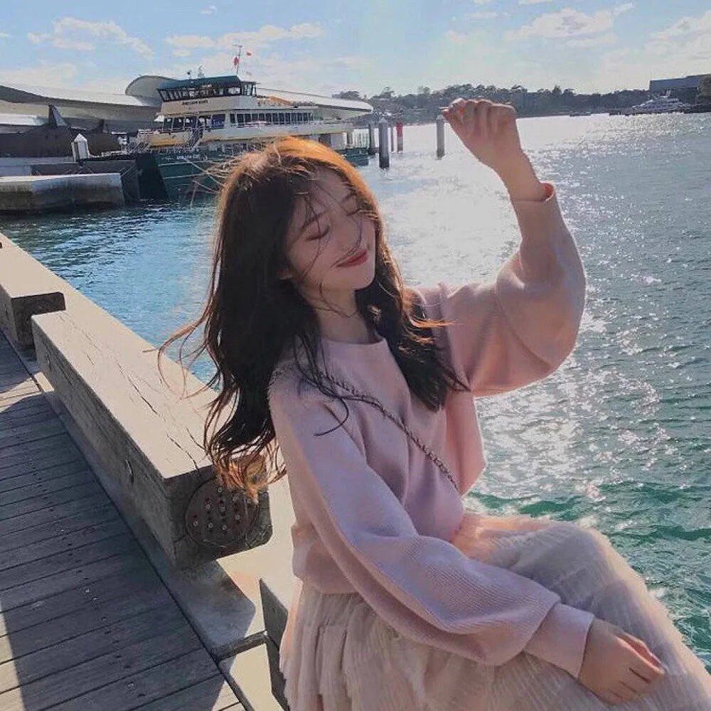 泡沫欢腾的香槟美酒